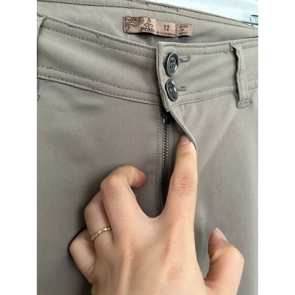 Prana Halle Pant Straight Leg Cargo Convertible Capri Beige Hiking Women Size 12 - Picture 4 of 11